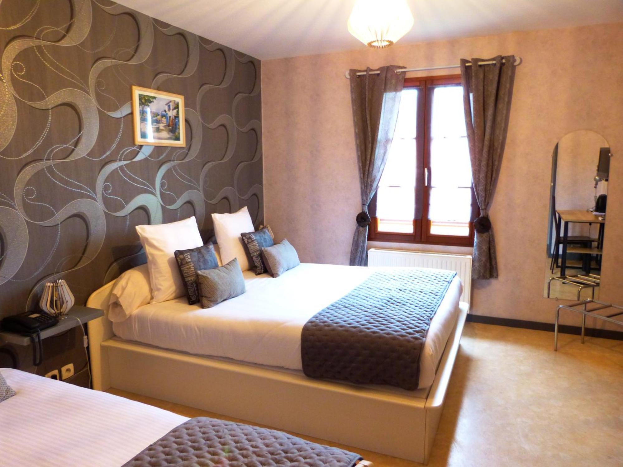 Logis Hotel Les Confins Du Perche Sceaux-sur-Huisne Exterior foto